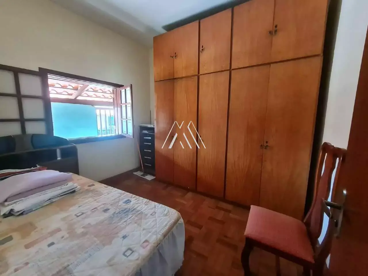 Vendo casa em Itaúna em excelente localização!