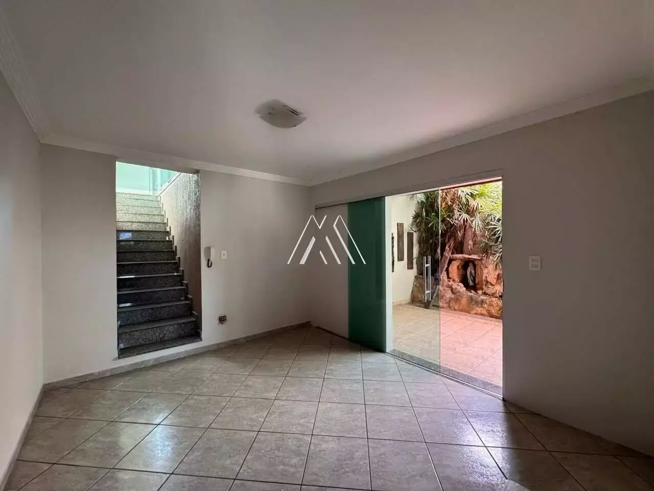 Vendo casa com 03 quartos e 01 suíte no Morro do Engenho
