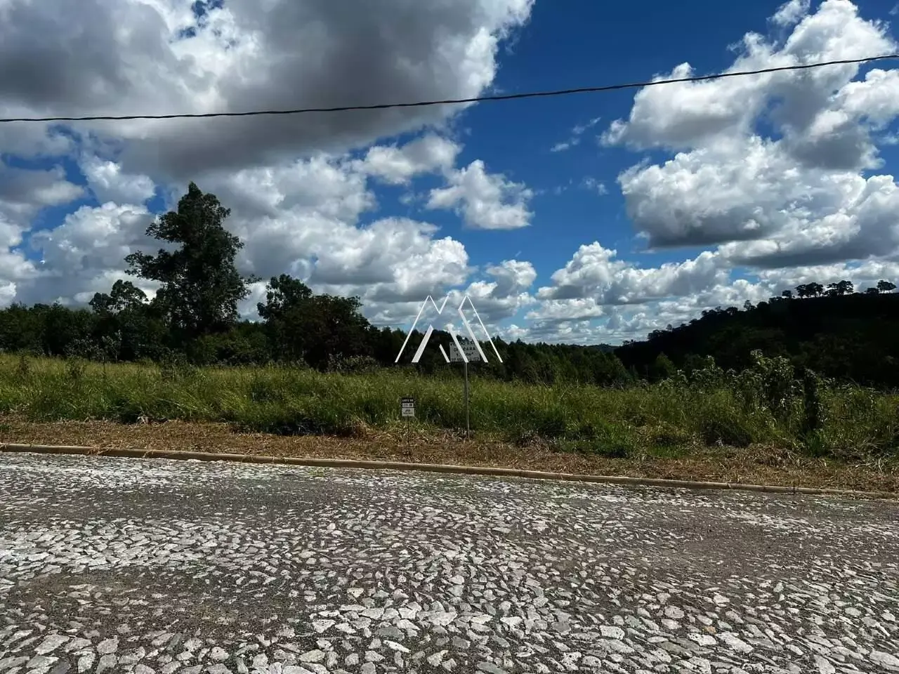 Vendo chácara em Itaúna em excelente localização!
