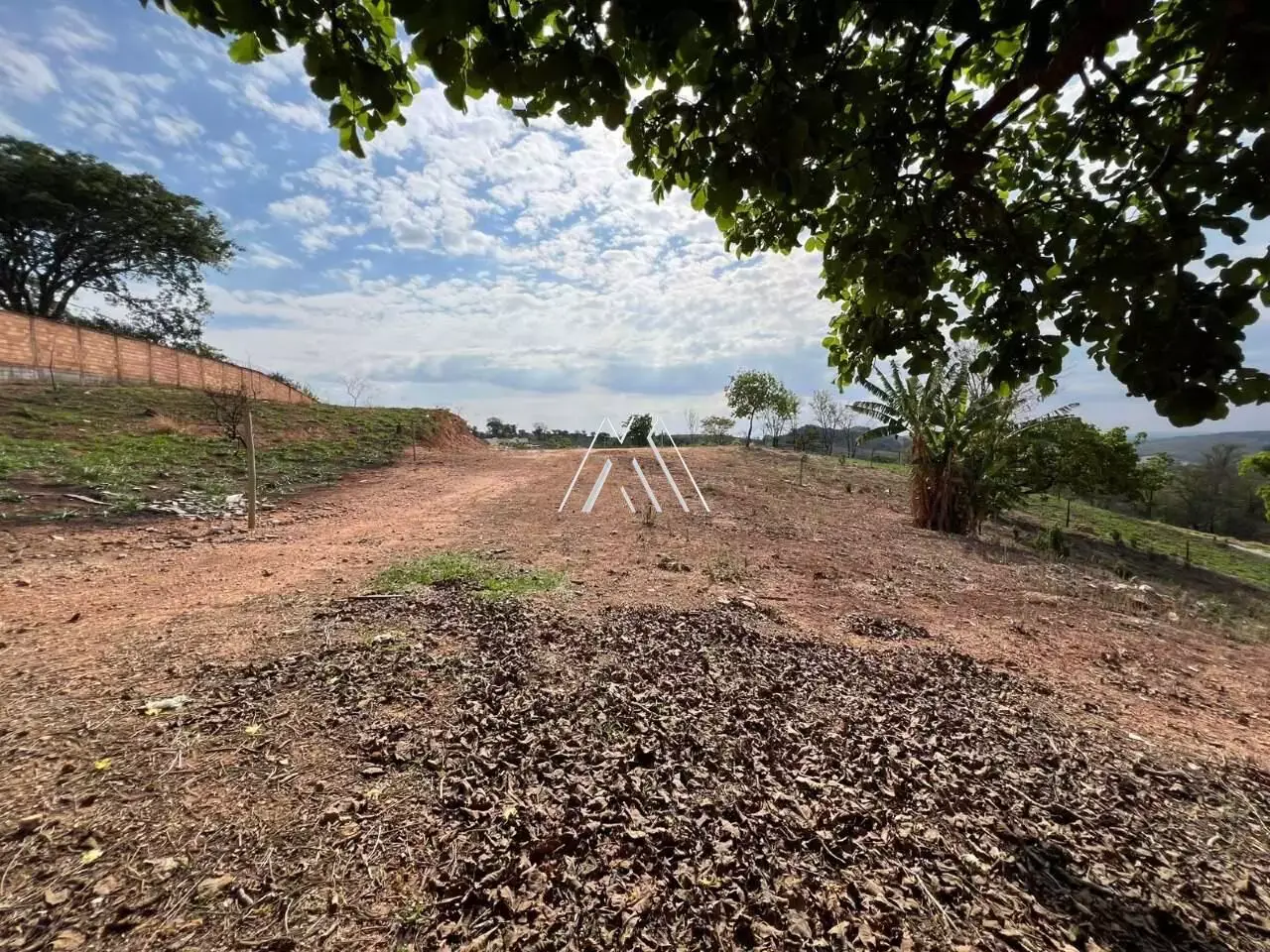Vendo lote com 453m² no Vale das Aroeiras