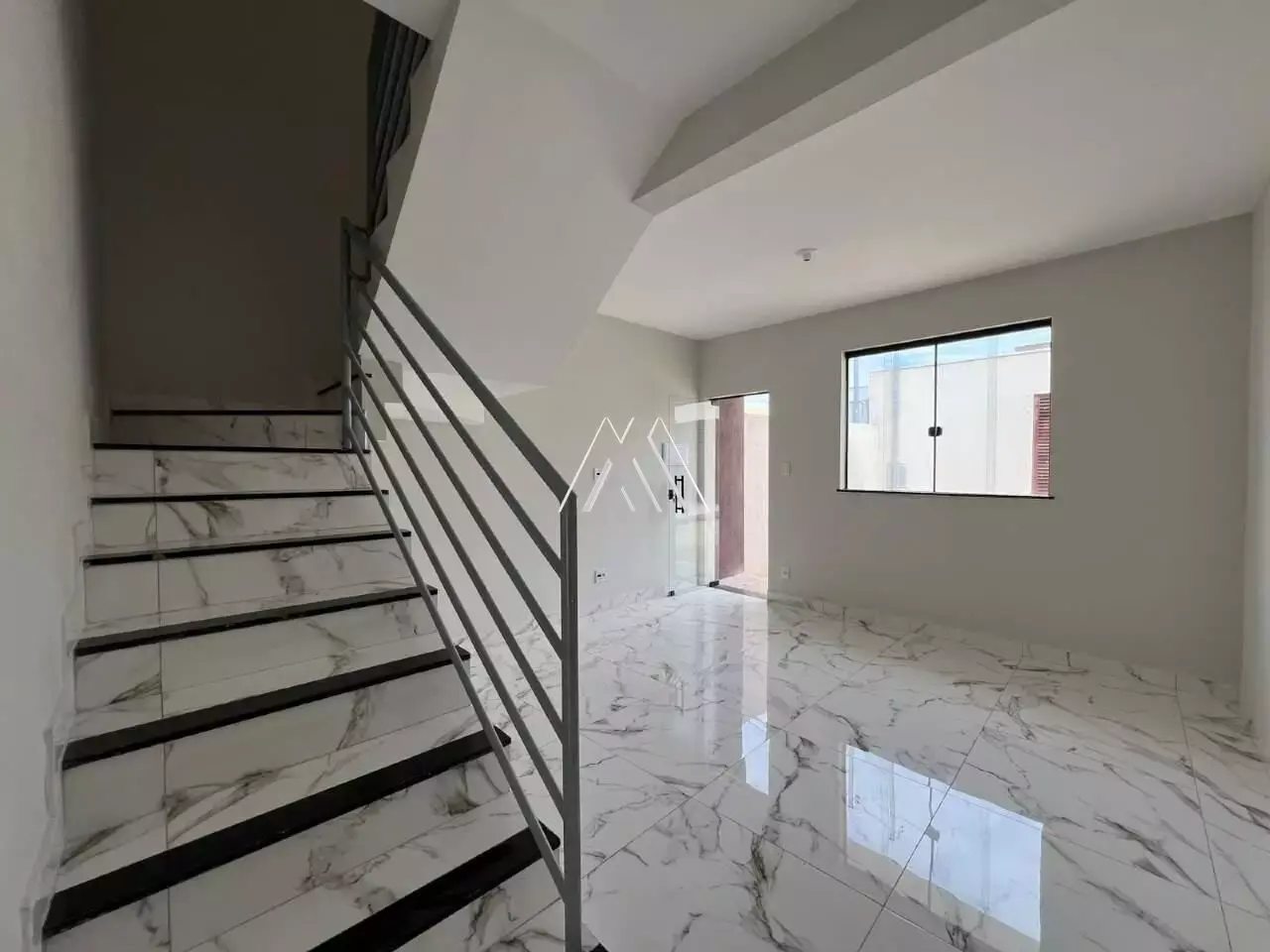 Vendo casa com 03 quartos e 01 suíte no Aeroporto