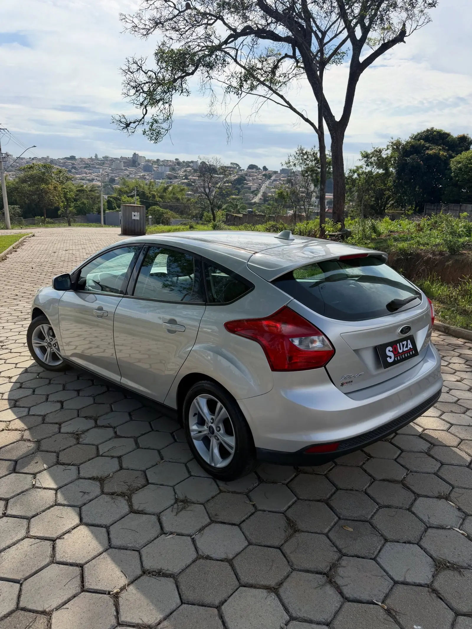 Ford Focus 1.6 Manual 2014 SE — 128 mil km