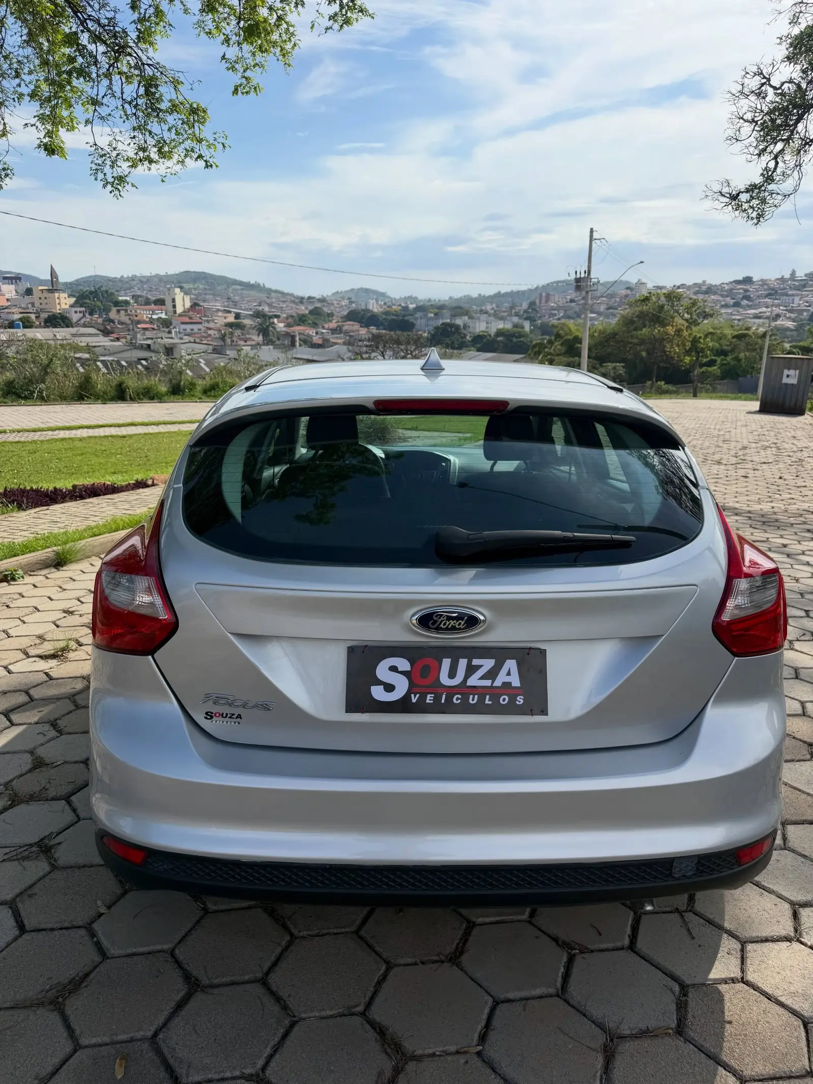 Ford Focus 1.6 Manual 2014 SE — 128 mil km