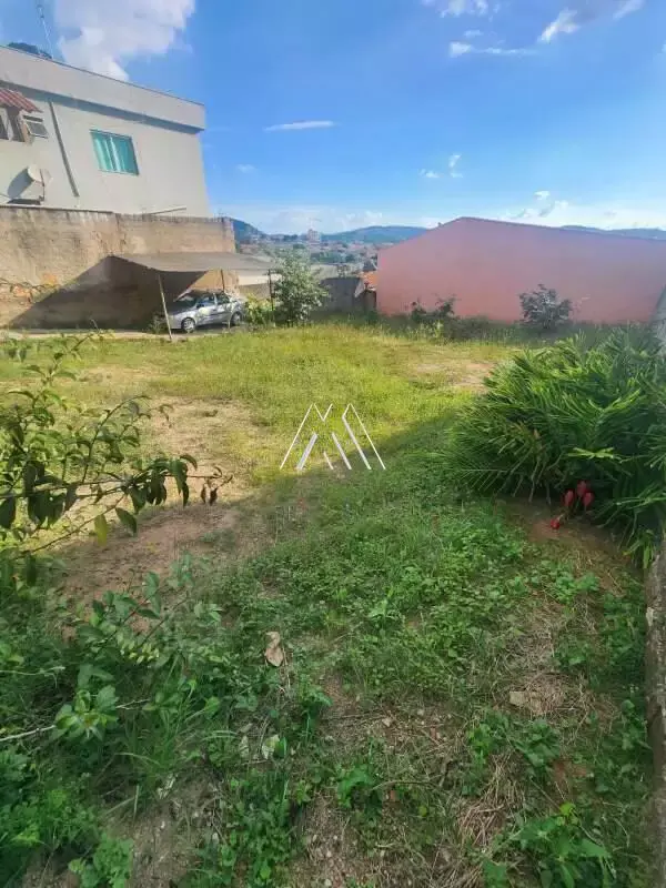 IMÓVEL PARA VENDA - TRÊS MARIAS - ITAÚNA MG — Terreno 394 m²