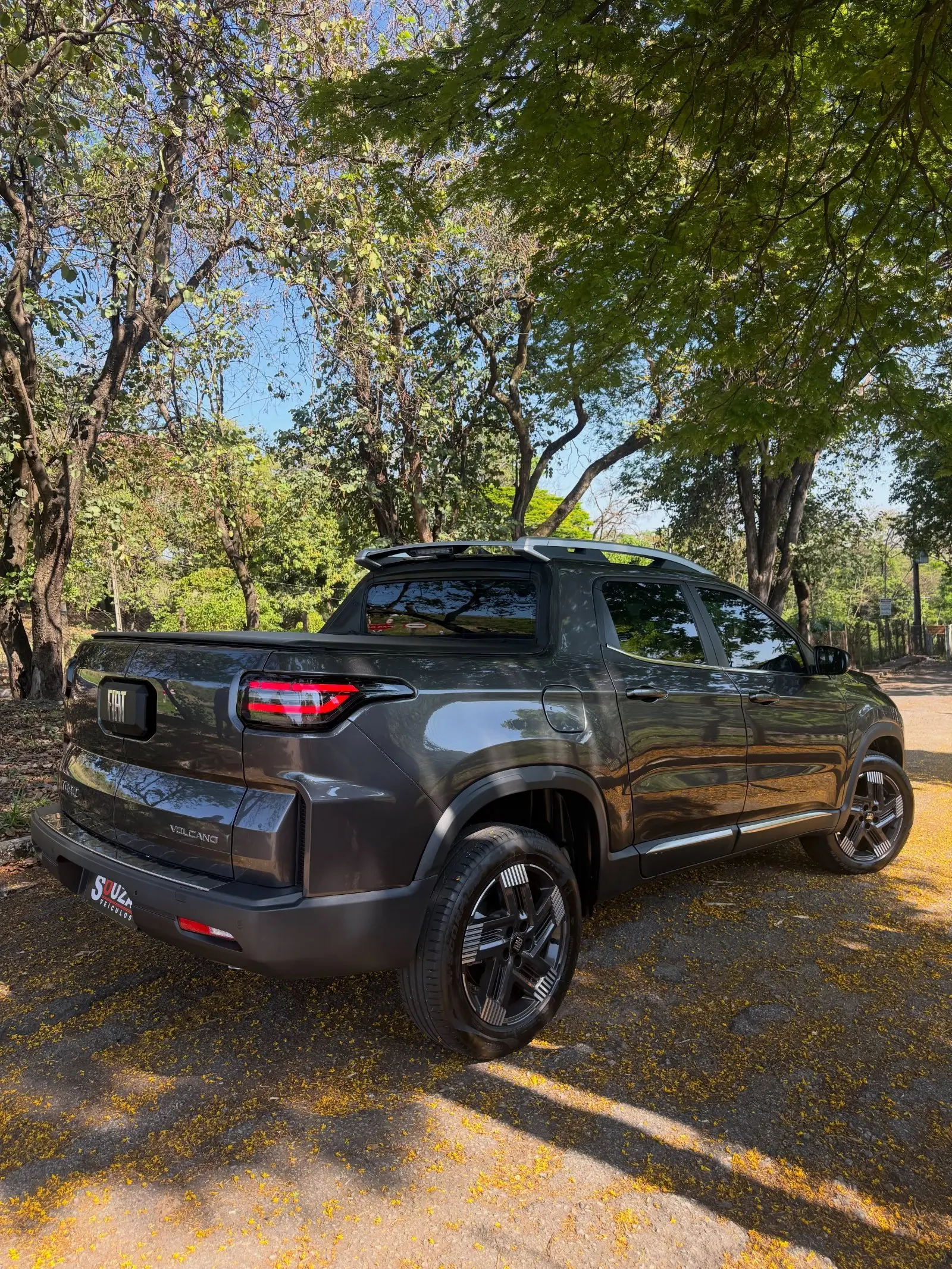 Fiat Toro 1.3 Volcano T270 2025/2026 — 17.000 km