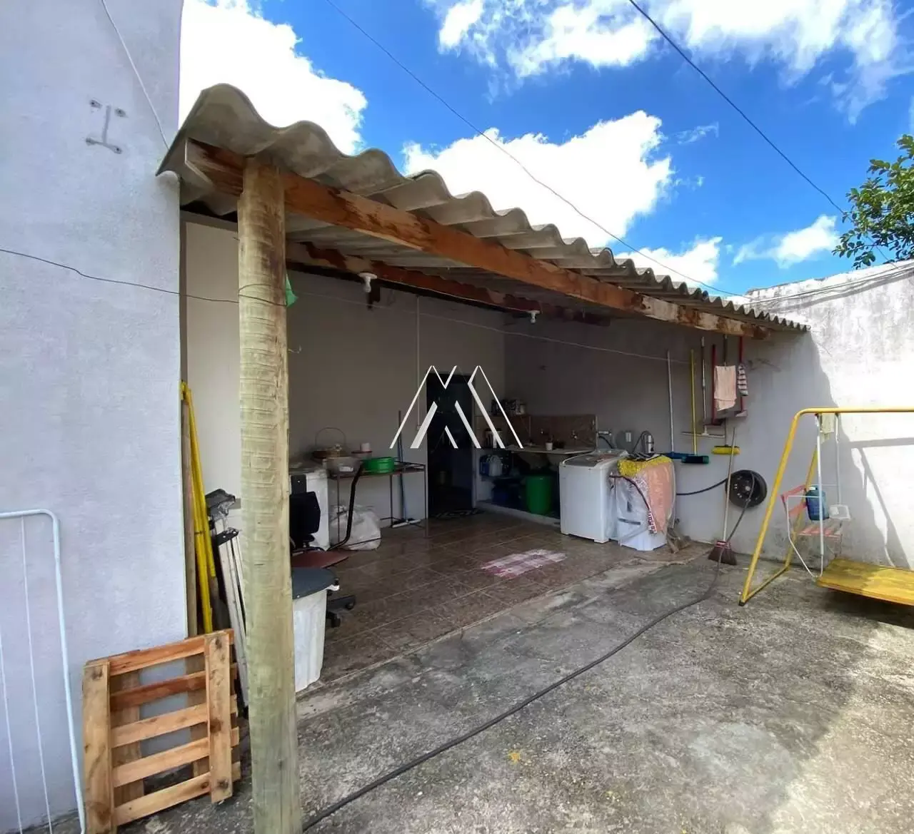 IMÓVEL PARA VENDA - AEROPORTO - Casa 2 quartos com vaga para 4 carros