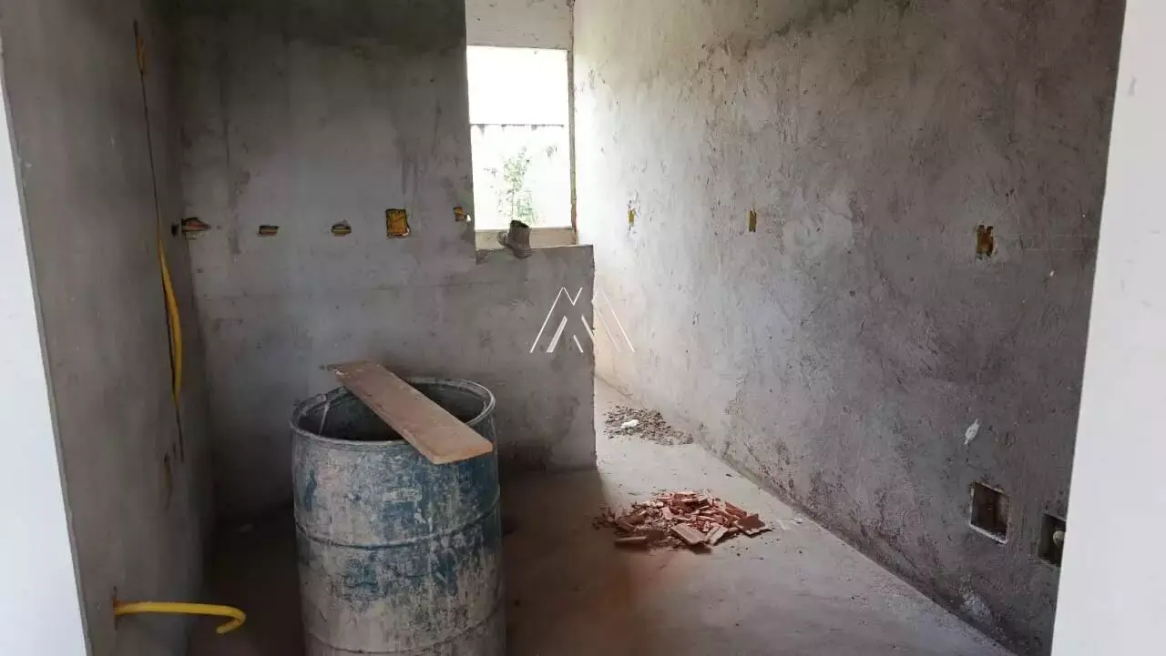 IMÓVEL PARA VENDA - SANTANENSE- ITAÚNA MG — Apartamento 3 quartos com suíte