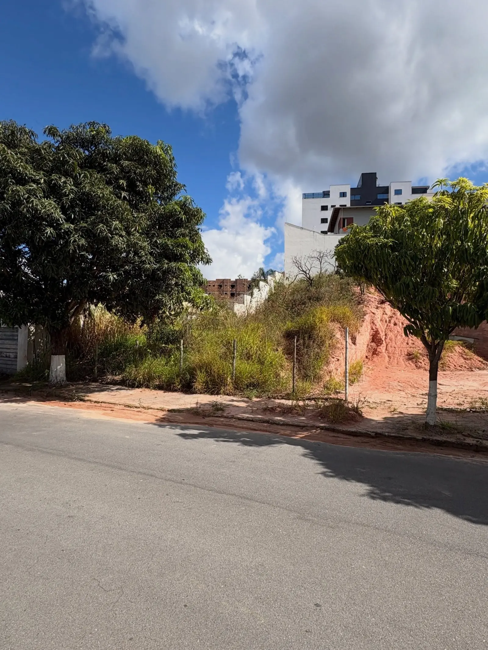 Lote 420 m² à venda no Bairro Belvedere