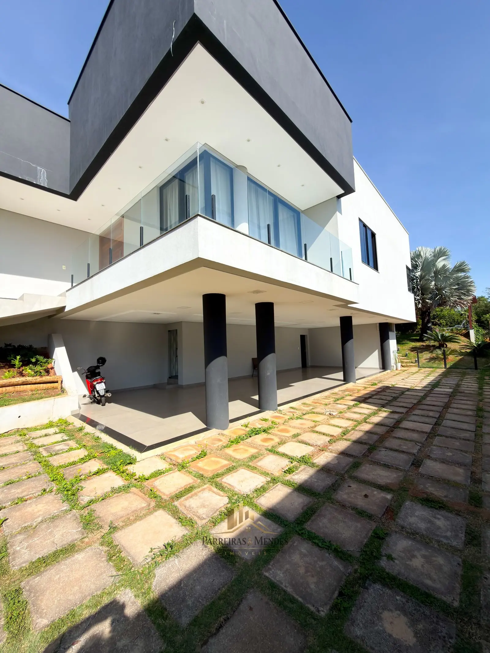 Casa de alto padrão 4 suítes no Condomínio Alphaville