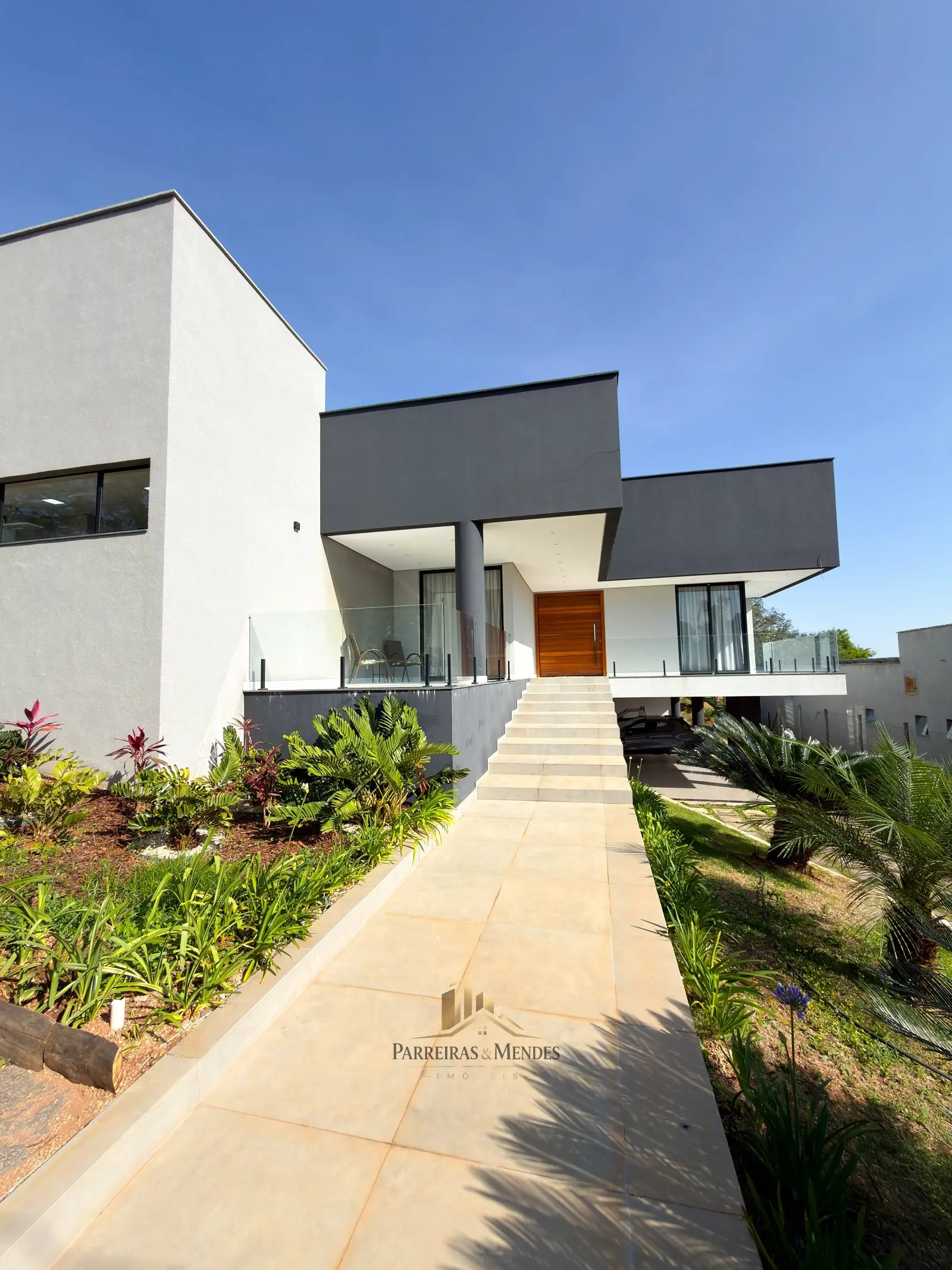 Casa de alto padrão 4 suítes no Condomínio Alphaville