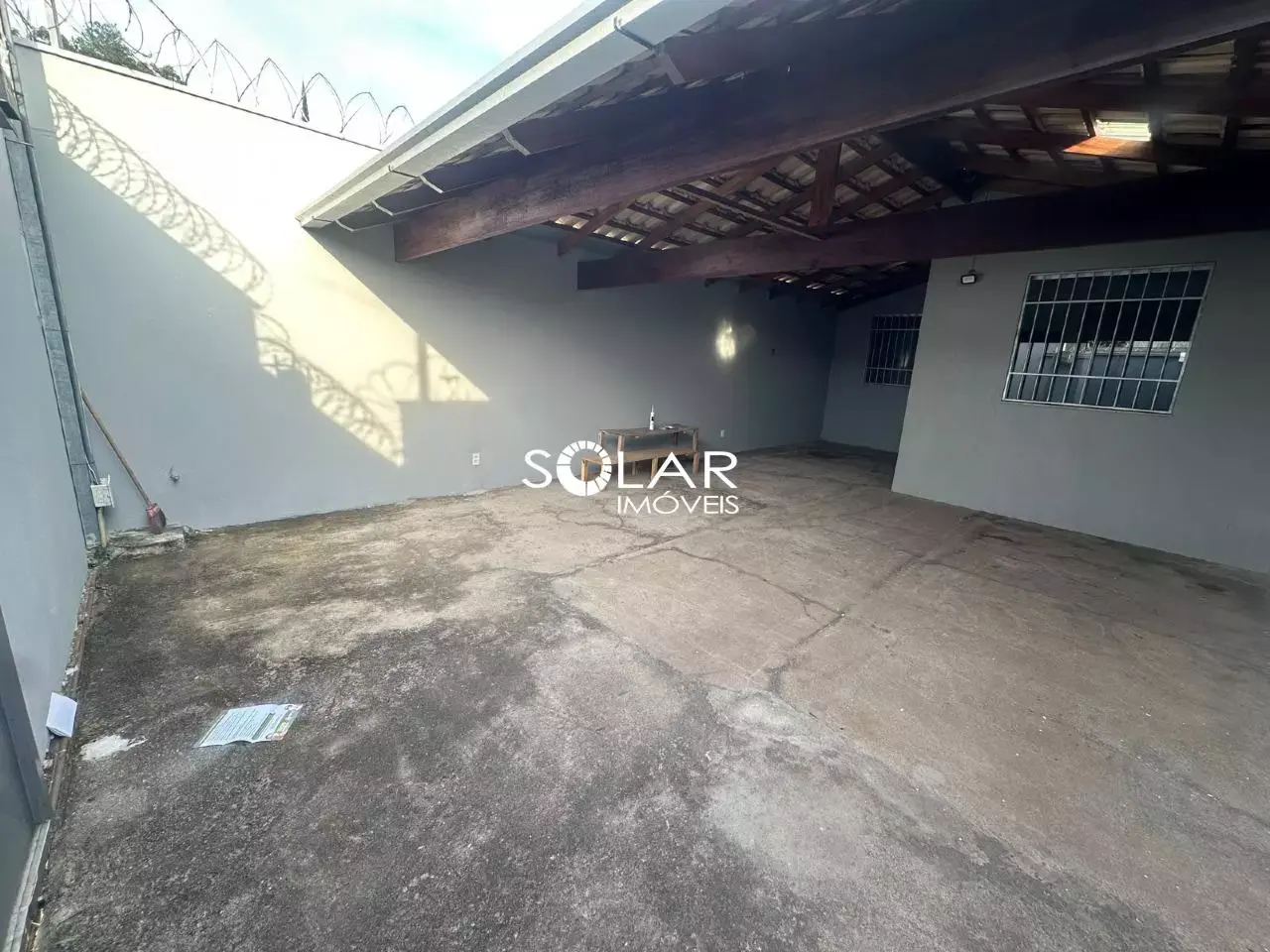 Casa à Venda no Bairro Olímpio Moreira – 3 Quartos, Suíte e Garagem