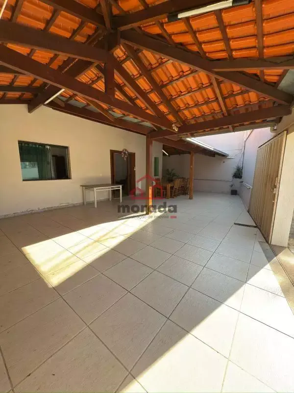 Casa à venda, 2 quartos, 2 vagas, Cerqueira Lima