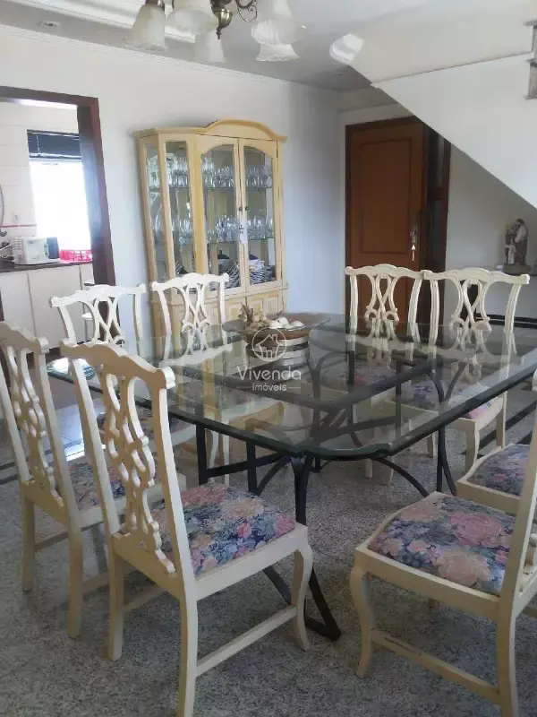 Apartamento à venda no Centro — 3 quartos, 1 suíte, 220 m²