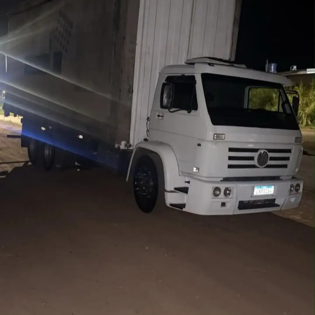 Acidente entre moto e caminhão na MG-431