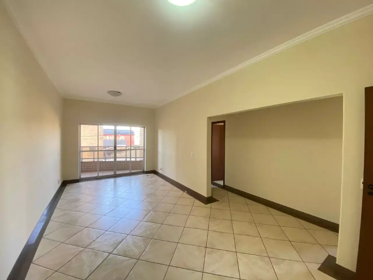 ÓTIMO APARTAMENTO NO CENTRO — 3 quartos para alugar