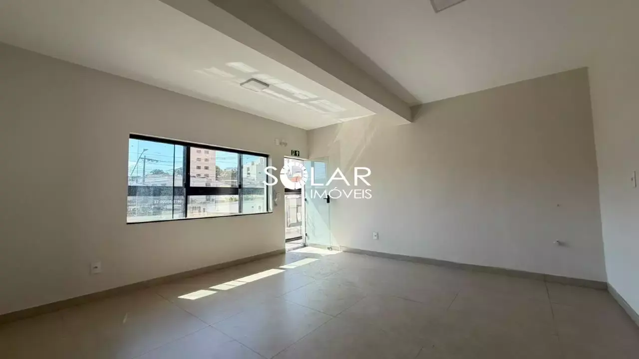 Sala Comercial 63 m² na Avenida Jove Soares — Graças