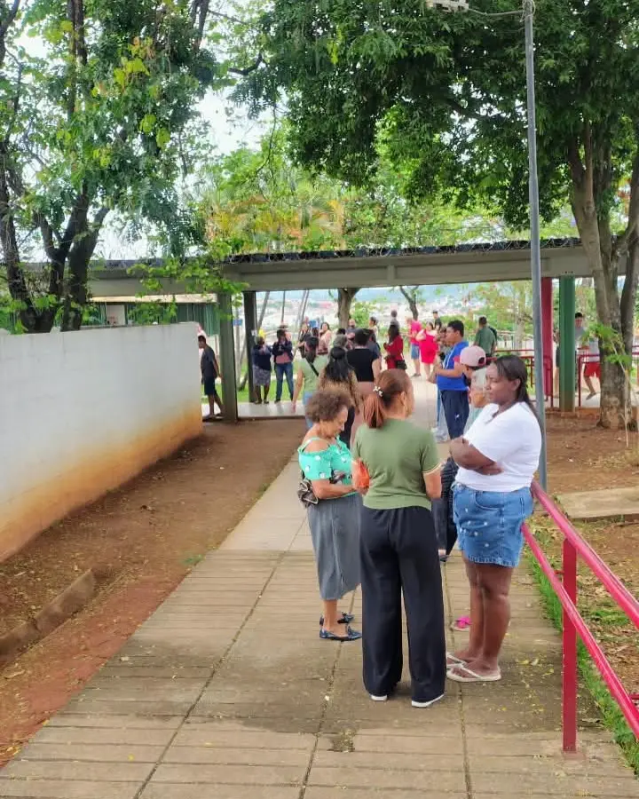 Movimento intenso nas seções eleitorais de Itaúna neste domingo
