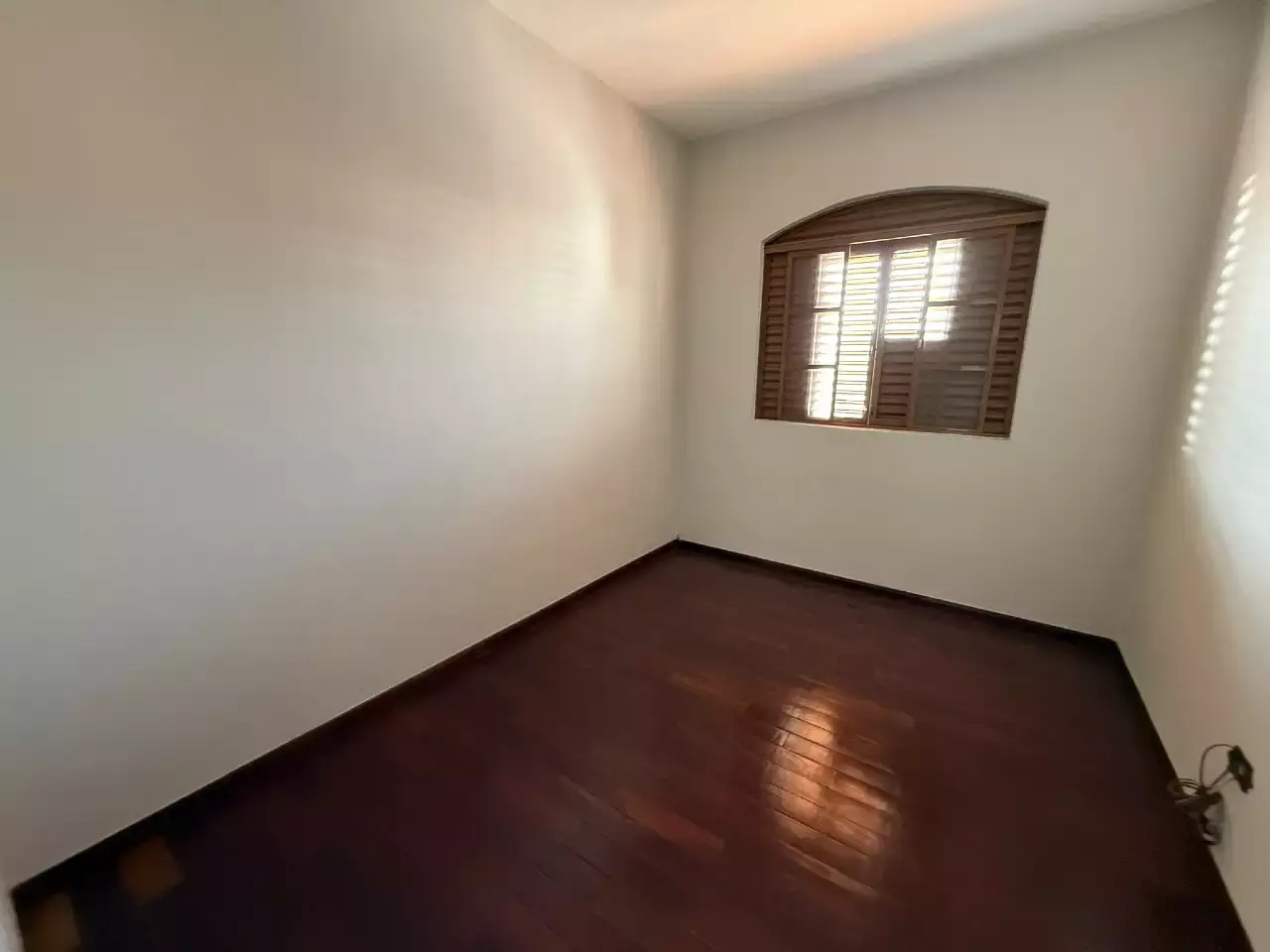 Apartamento 3 quartos (1 suíte) à venda na Cidade Leonane