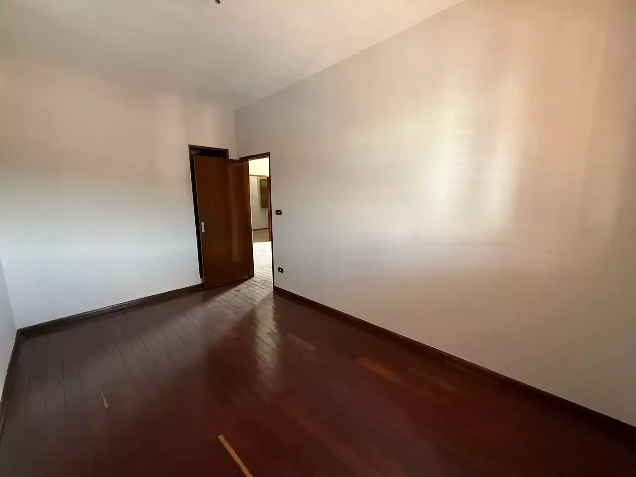 Apartamento 3 quartos (1 suíte) à venda na Cidade Leonane