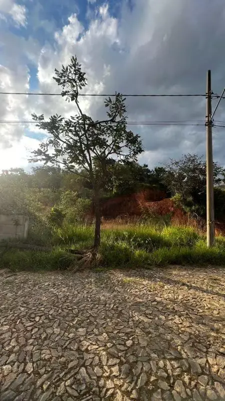 Lote 450 m² à venda no Tropical