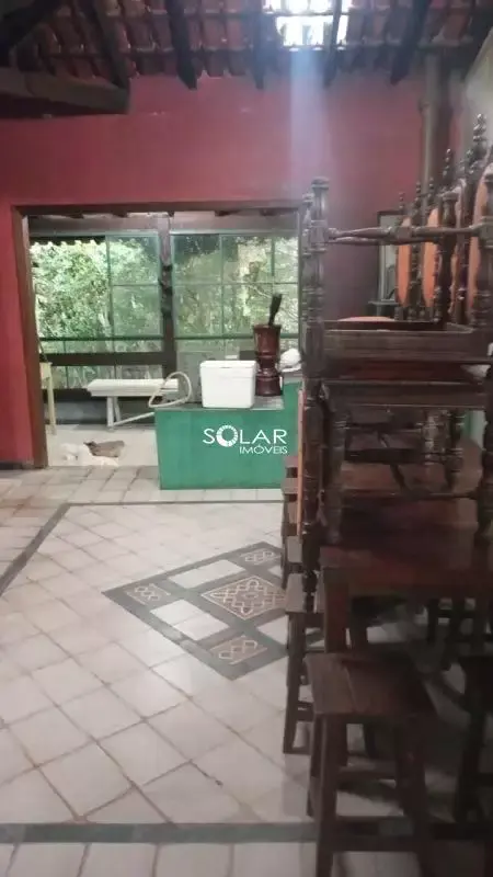 Sítio à venda com 2 hectares de área!