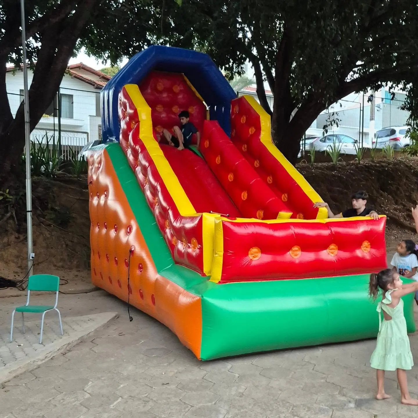 Locação de brinquedos infláveis para festas