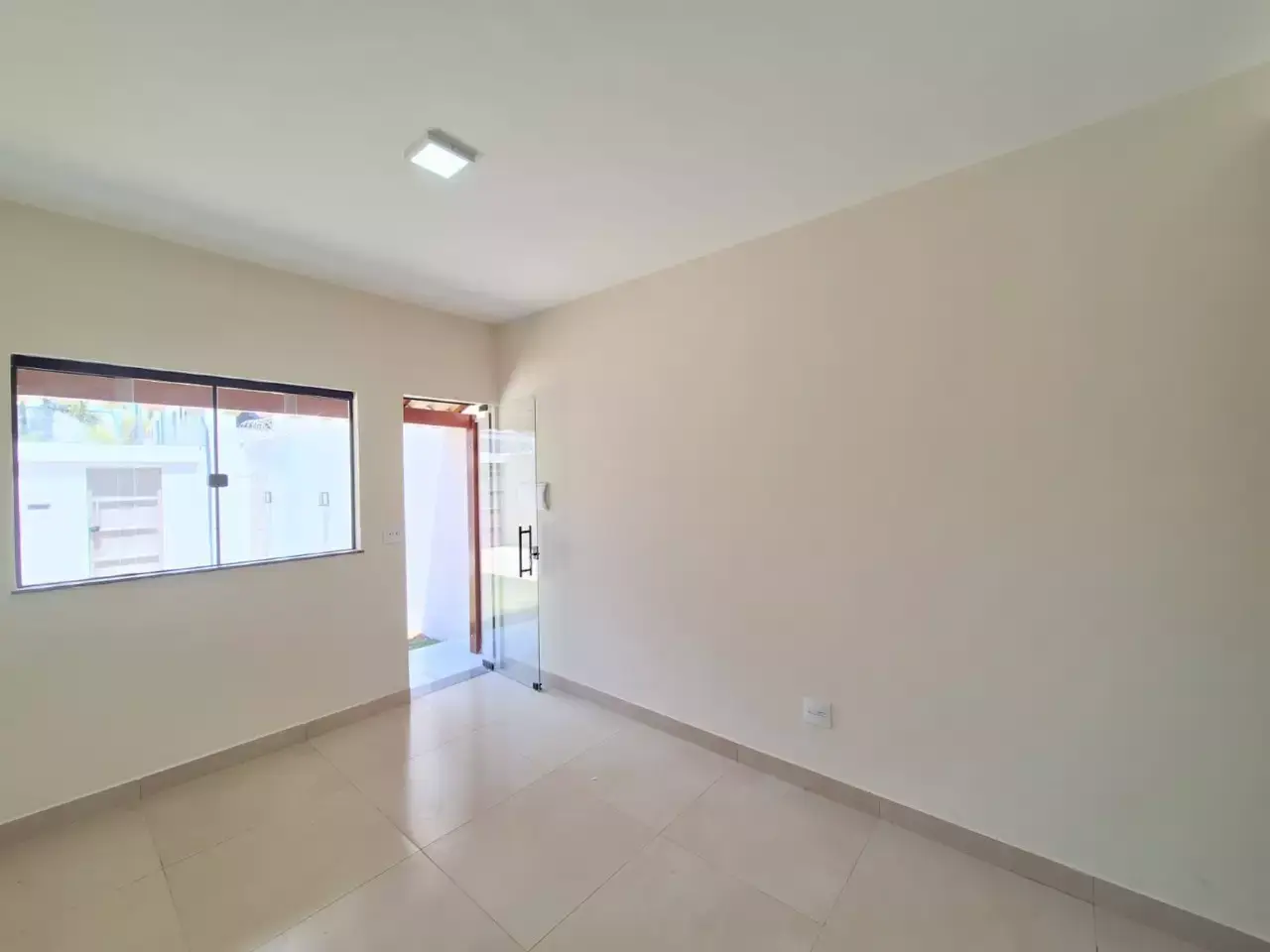 Casa Nova com Suíte — 3 quartos para alugar no Sion