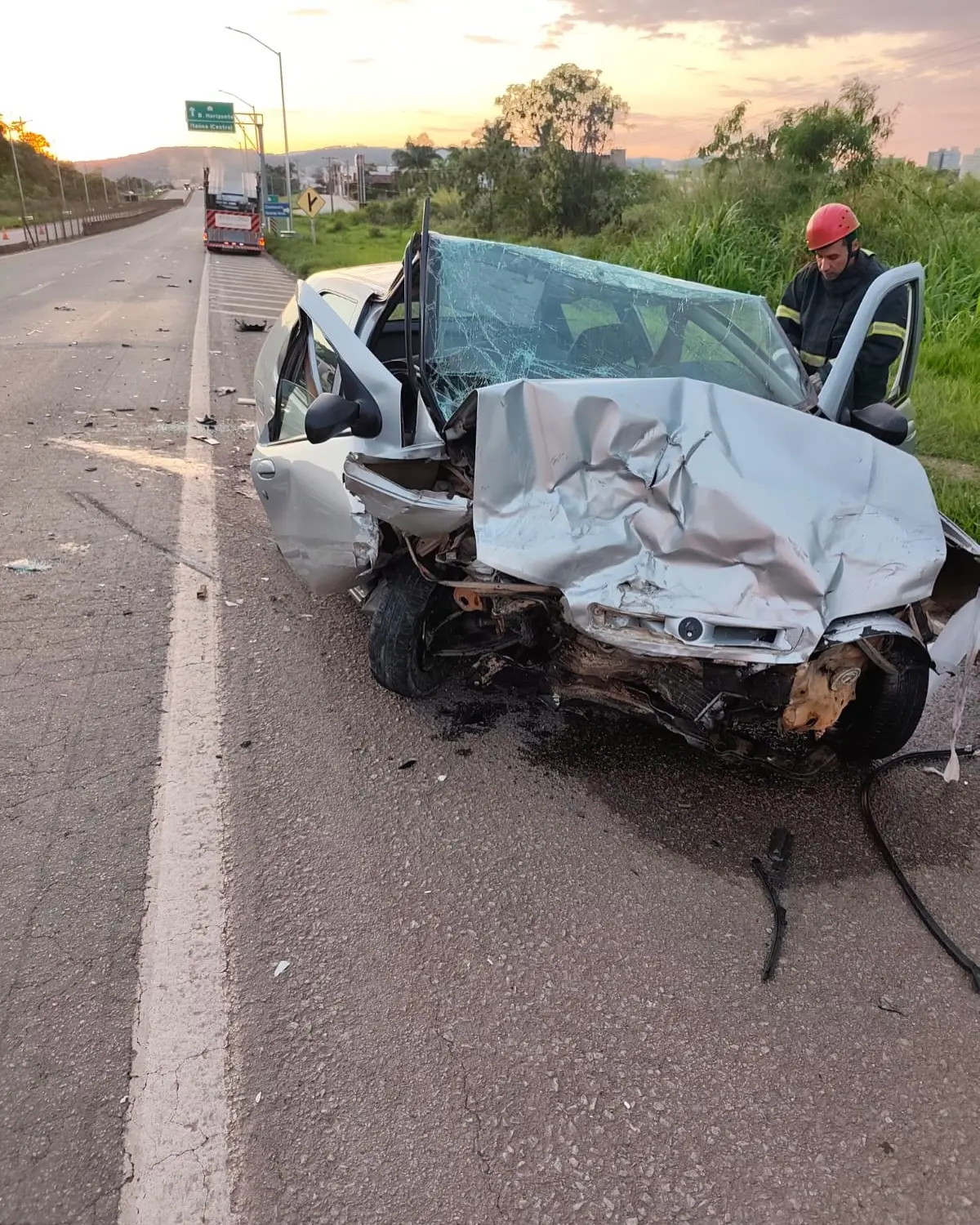 Colisão frontal na MG-050 deixa dois feridos em Itaúna