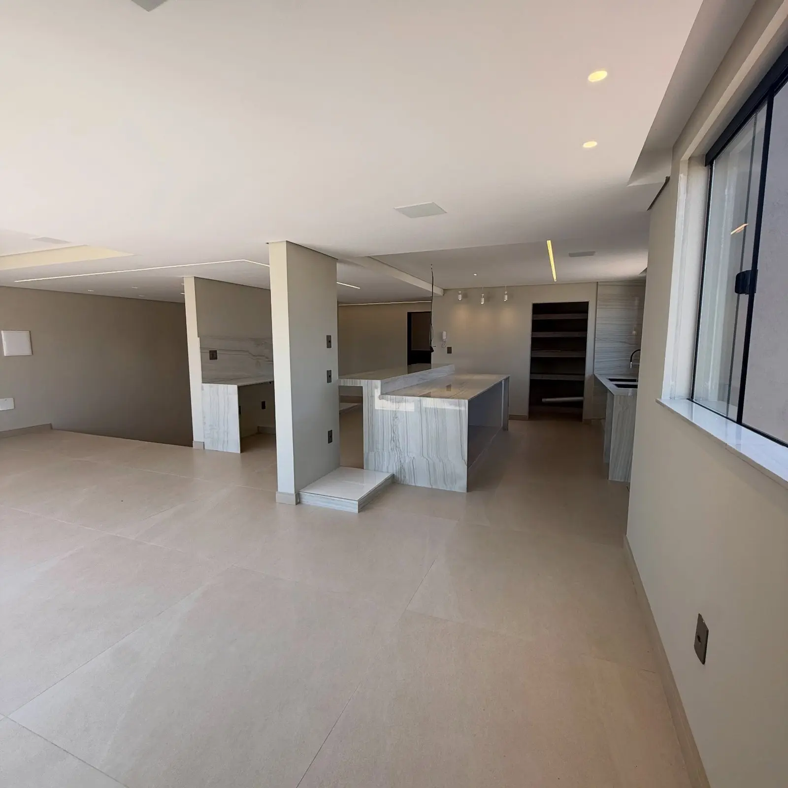 Cobertura 3 suítes com 250 m² no Cerqueira Lima