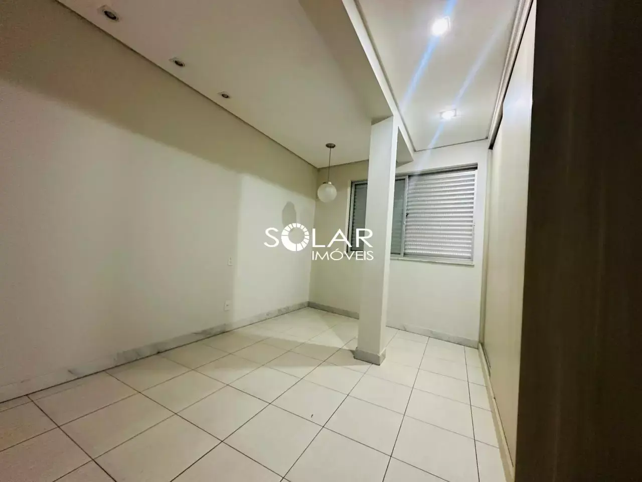 Apartamento Térreo no Centro — Para Alugar