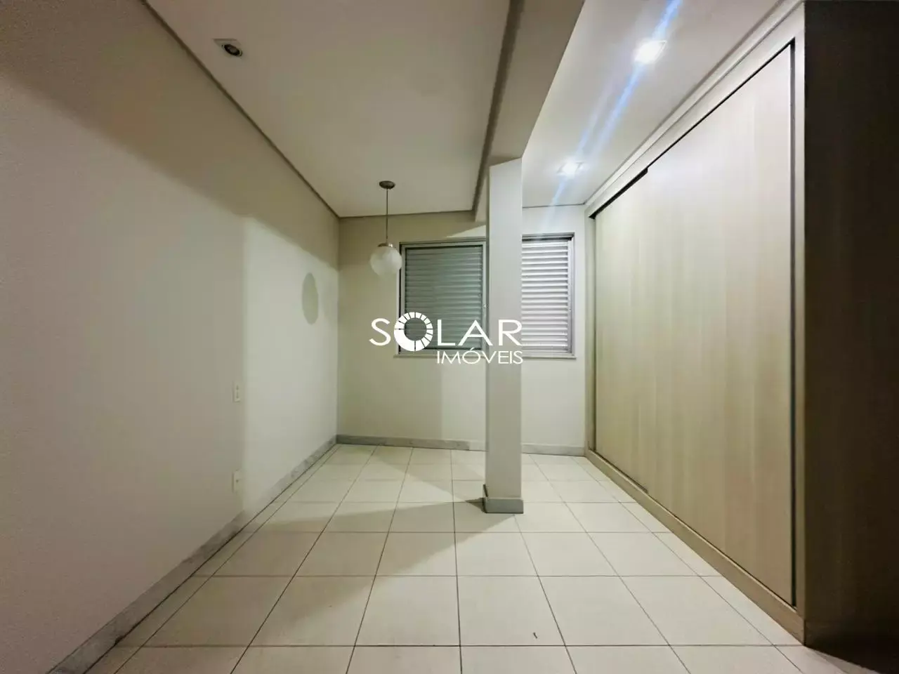 Apartamento Térreo no Centro — Para Alugar