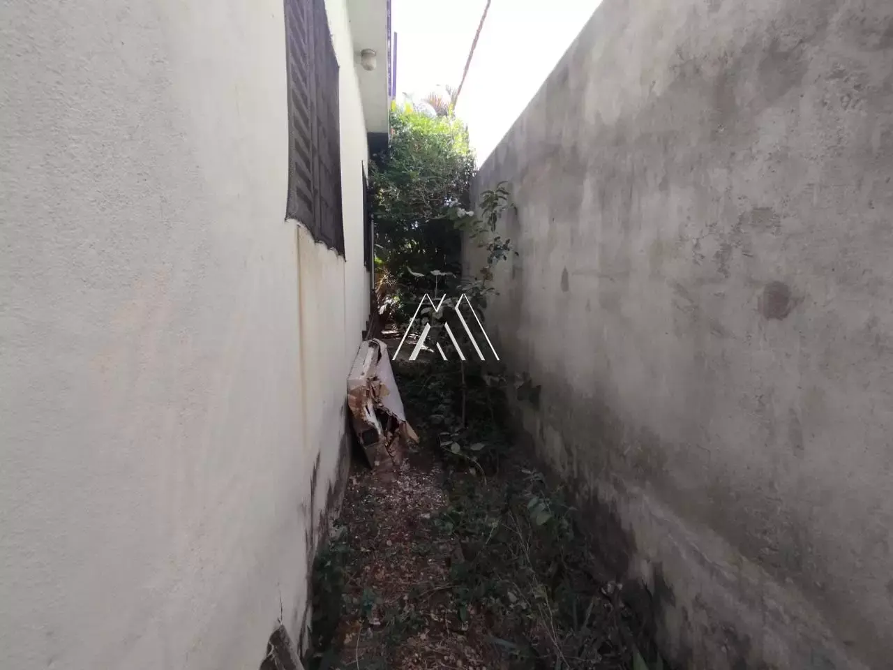 Casa à venda no Santa Mônica — 2 quartos, 240 m²