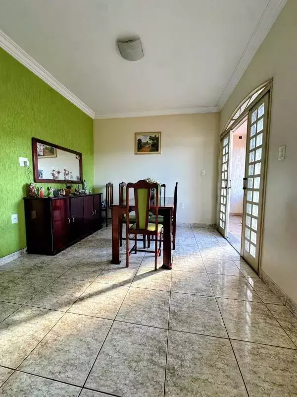 Casa à venda, 3 quartos, 1 suíte, 4 vagas, Morro do Sol