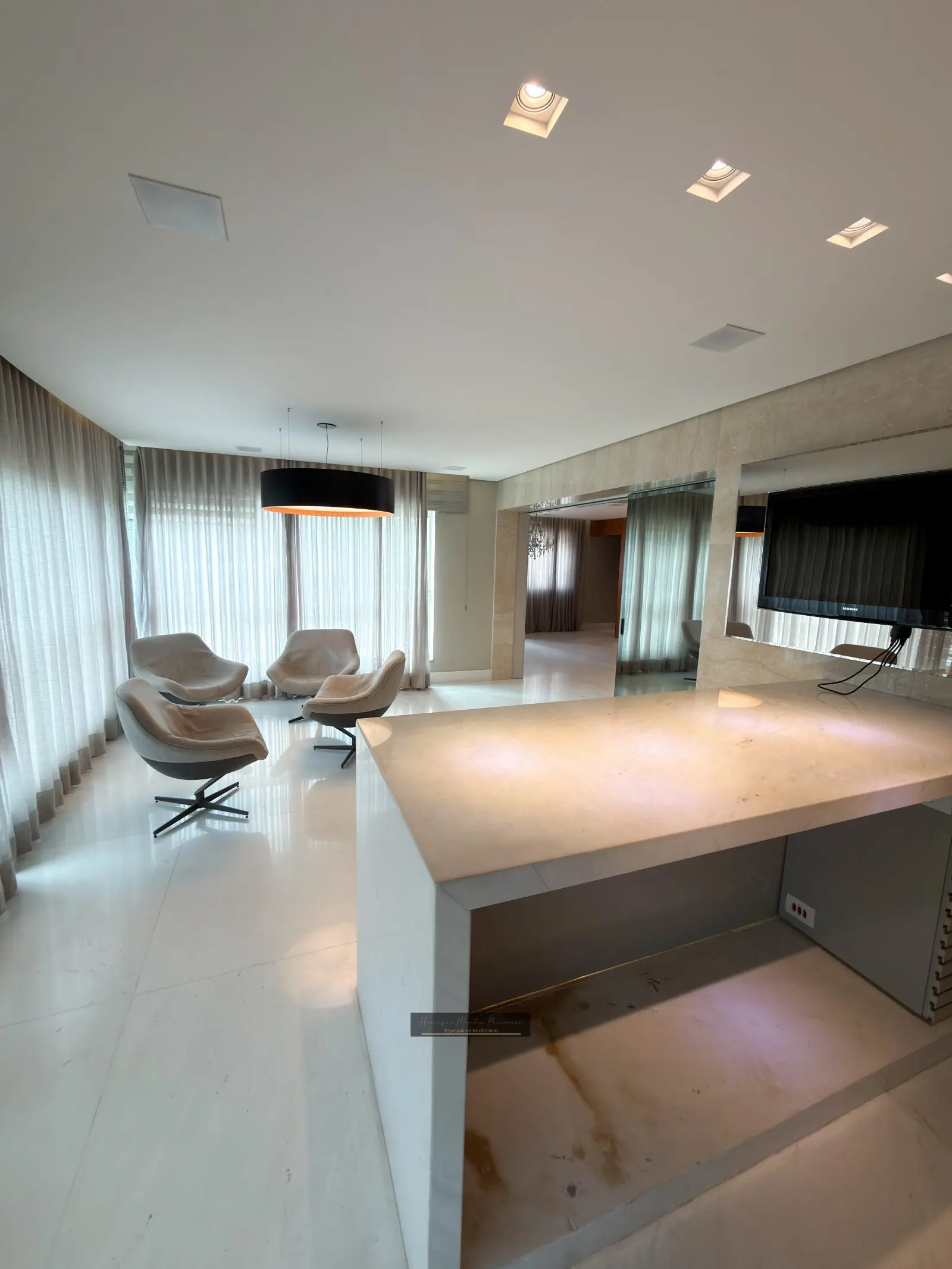 Apartamento 3 suítes à venda no Centro