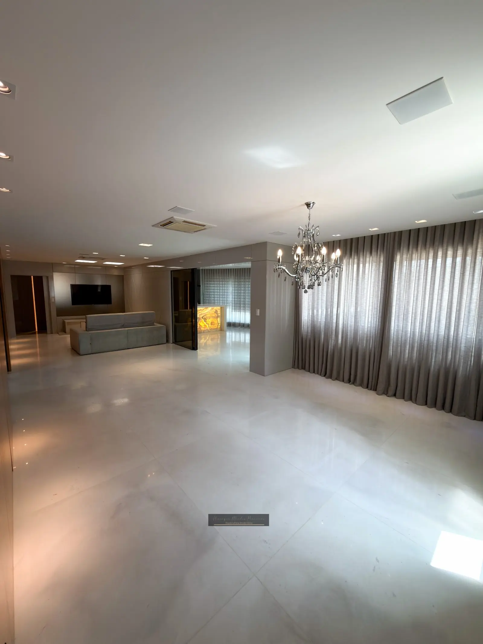 Apartamento 3 suítes à venda no Centro