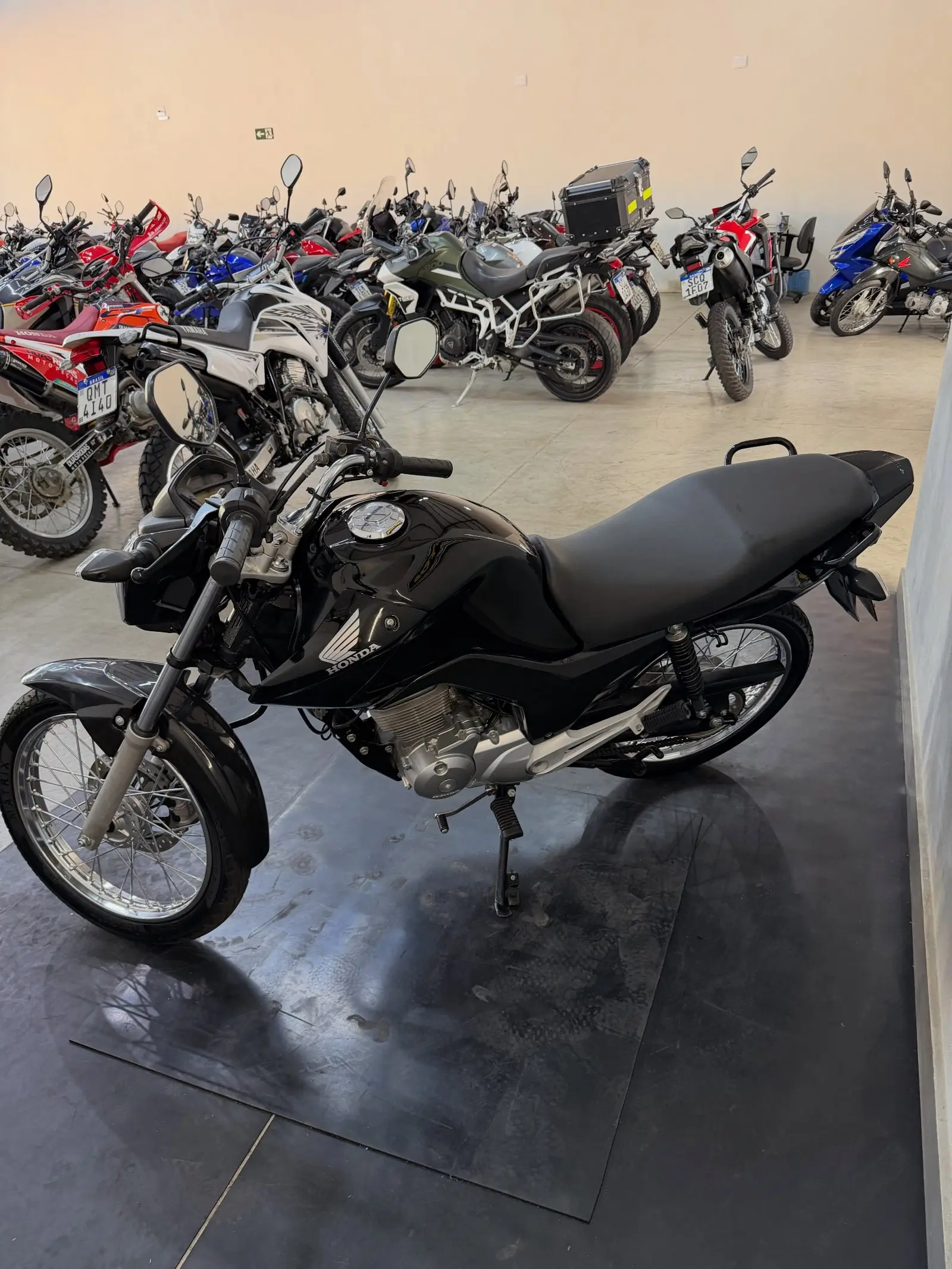 Honda Fan 150 2015 — 48 mil km, IPVA pago