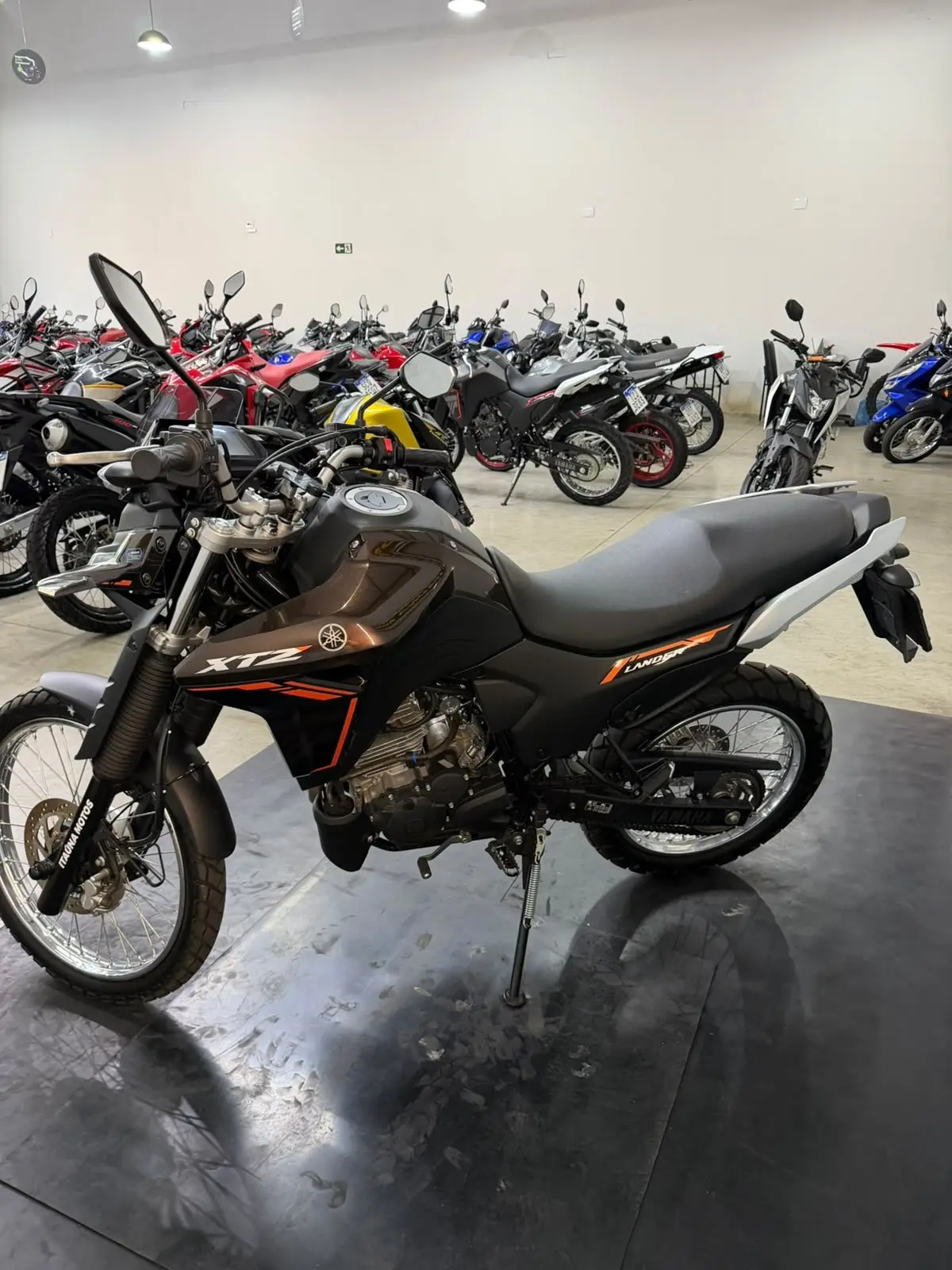 Yamaha XTZ 250 Lander 2026 — 3.800 km