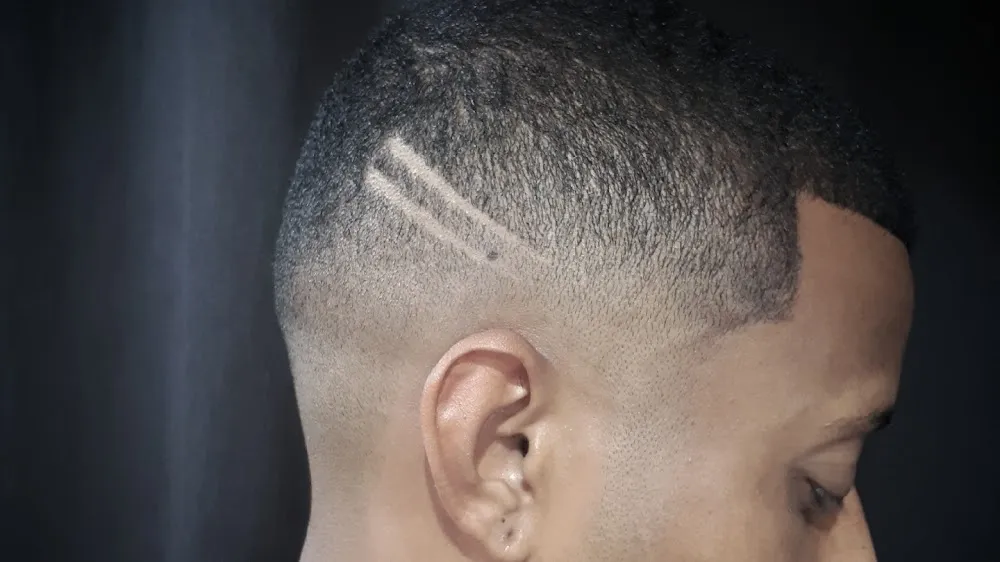 Barbearia DH Itaúna | Cortes Masculino | Sobrancelhas | Barbeiro | Barba, Bigode, Cabelo