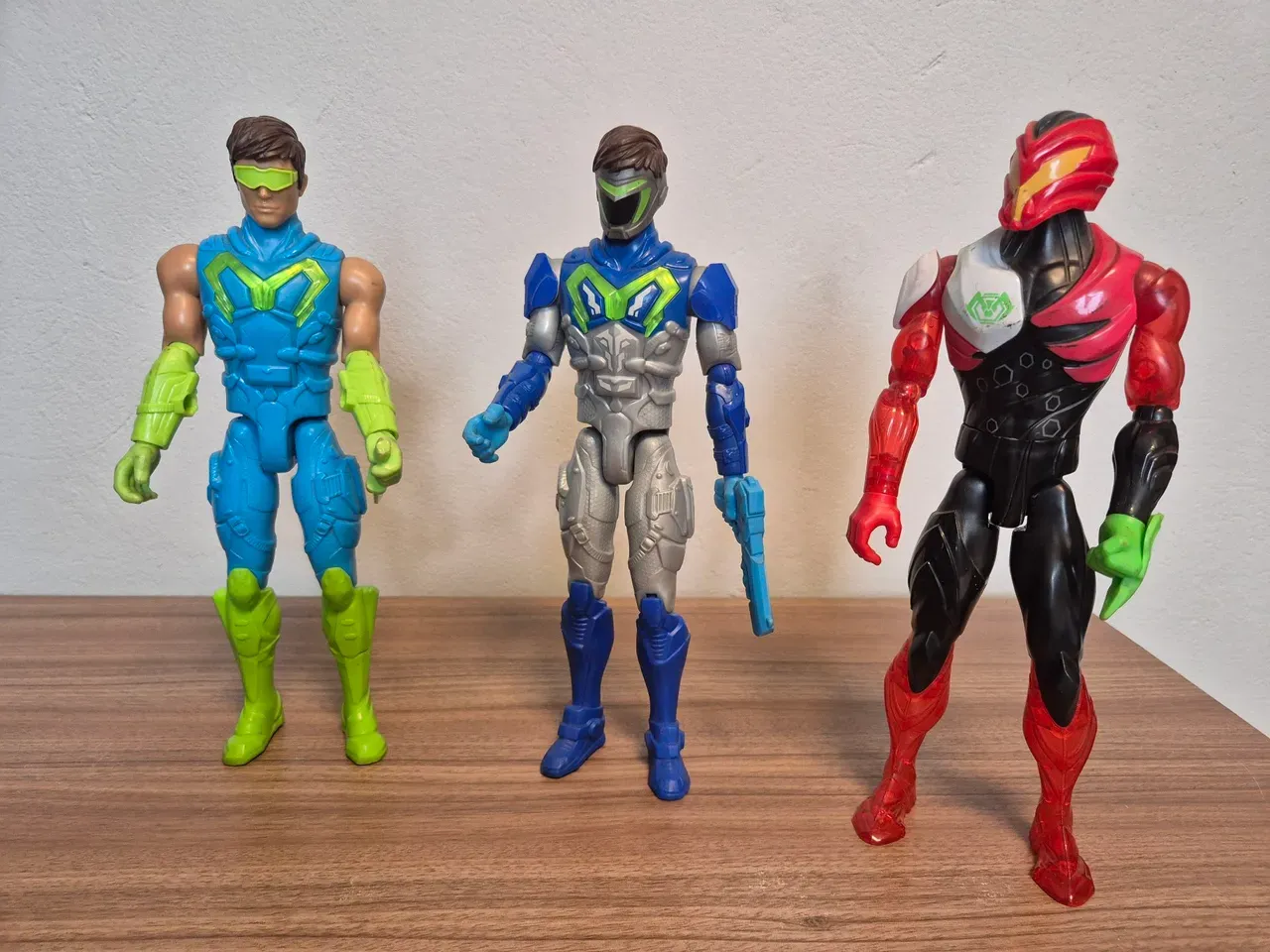 3 Bonecos Max Steel da Mattel, 30cm, sem caixa original (usado).