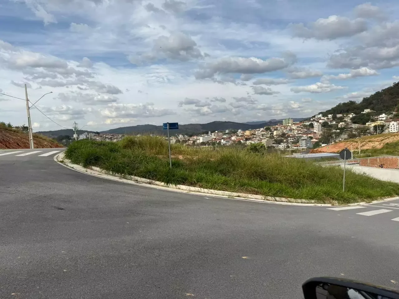 Lote 300,20 m² em Itaúna/MG – Bairro Monte Carlo (Residencial/Comercial)