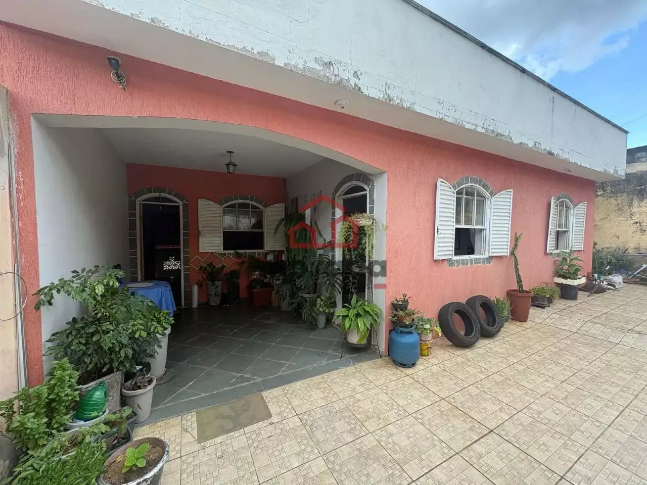 Casa 3 quartos, 1 suíte, 2 vagas – Irmãos Auler