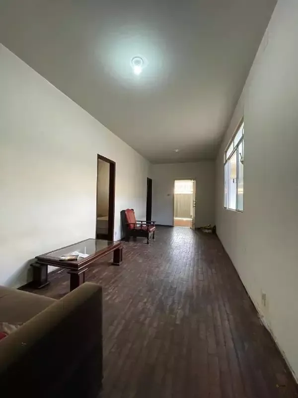 Casa à venda, 5 quartos, 2 suítes, 2 vagas, Centro