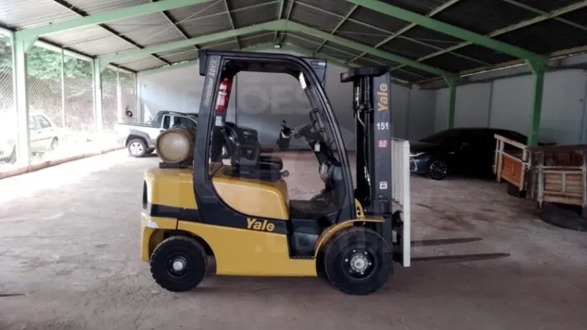 ITAÚNA/MG - EMPILHADEIRA - YALE GLP 050 VX - ANO: 2014/2014 - PA12991