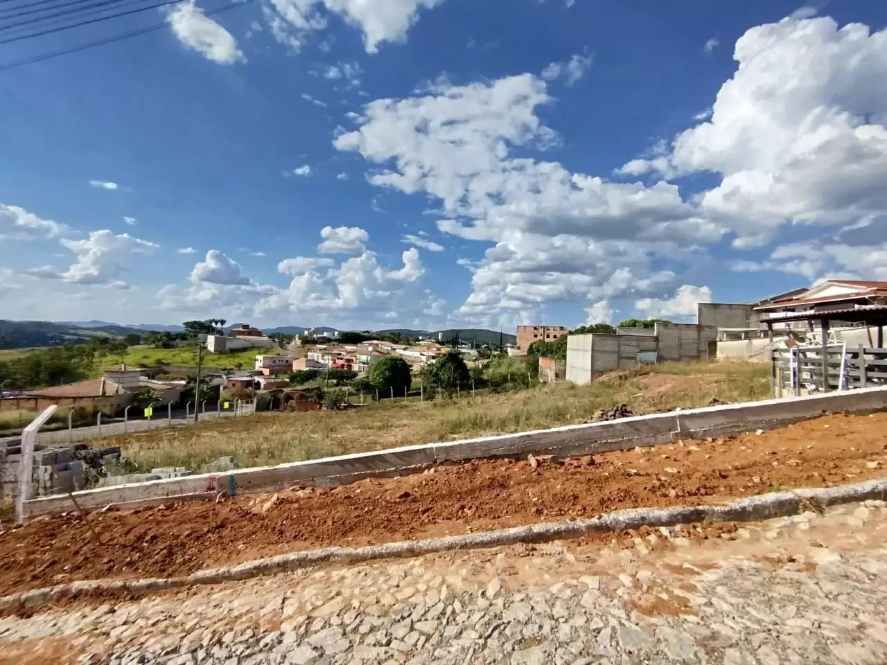 Lotes à venda, Vale das Aroeiras