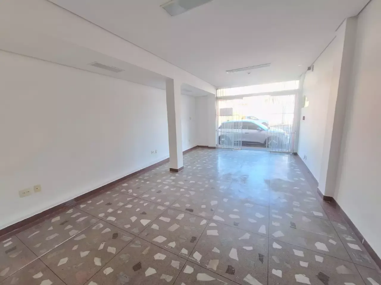 Loja 112 m² à aluguel no Centro