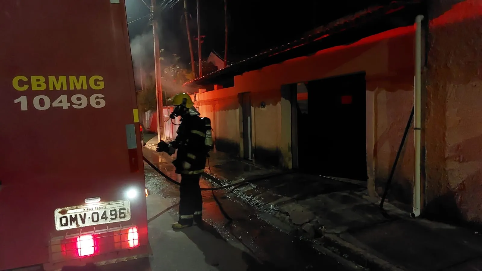 Incêndio atinge residência no Irmão Auler