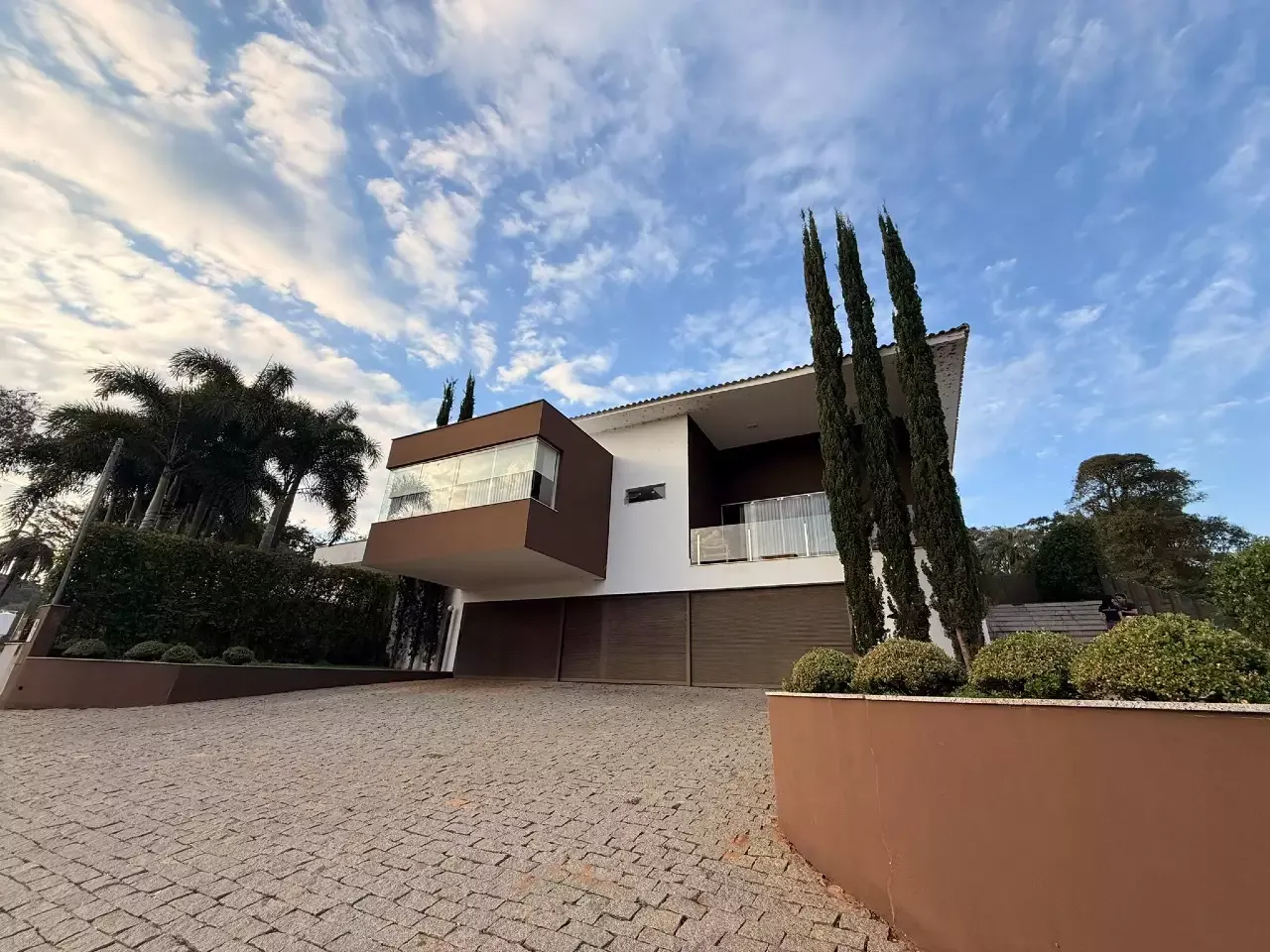 CASA à venda, 3 quartos, 1 suíte, 8 vagas, COND. GRANJA GLORIA