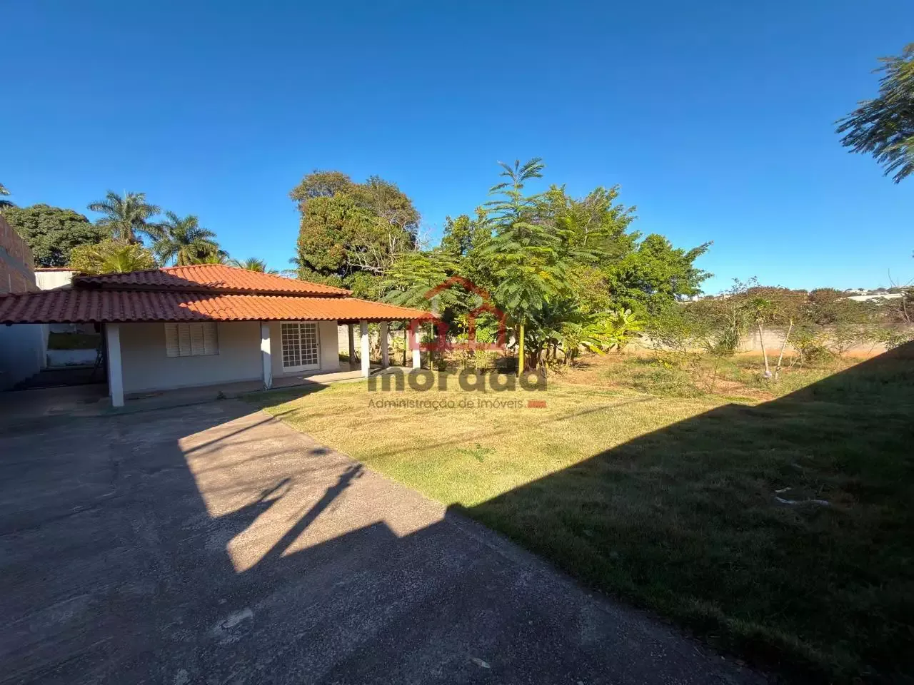 Casa Residencial para Aluguel em Itaúna/MG (3 quartos, 1 suíte) | 240 m²