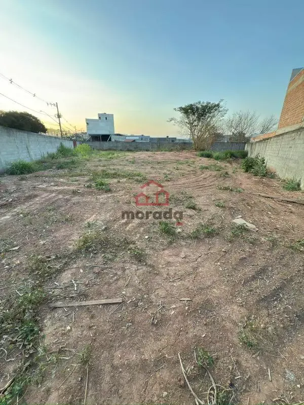 Lote à venda no Alaíta – 920 m², plano e murado