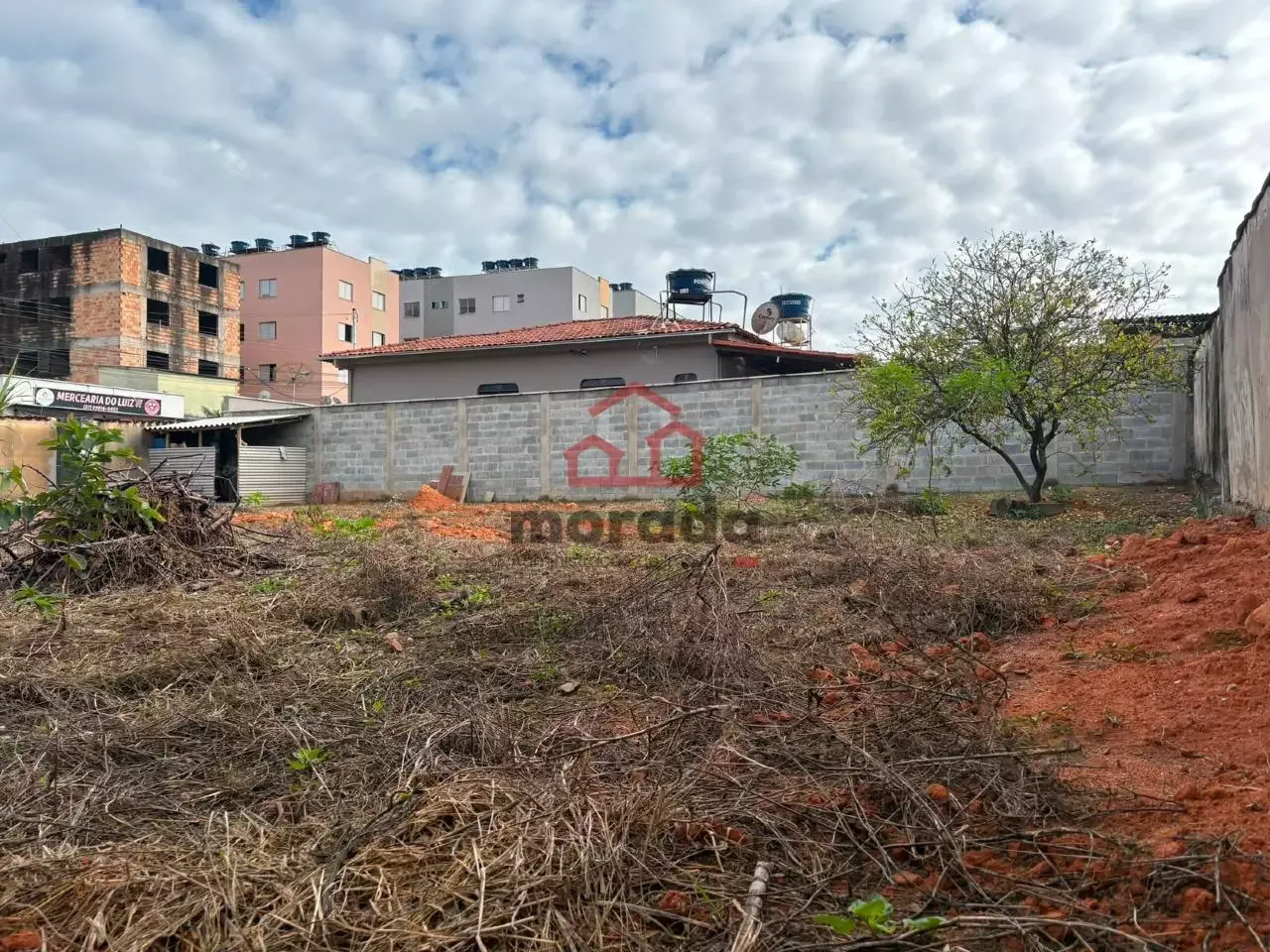 Lote à venda na Varzea da Olaria